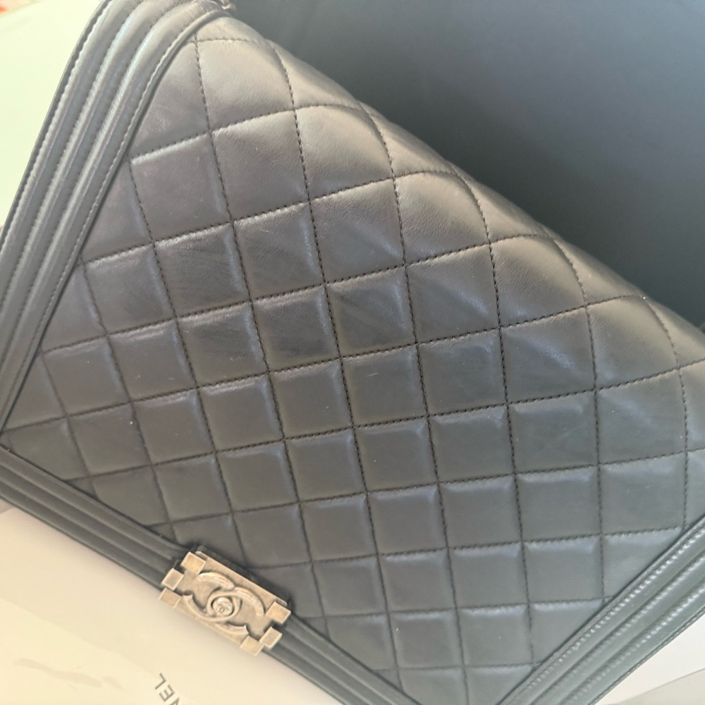 Chanel Black Quilted Crossbody Bag XL - Picture 3 of 16